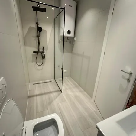 Two Bedroom Near Artifical Apartman Tirana