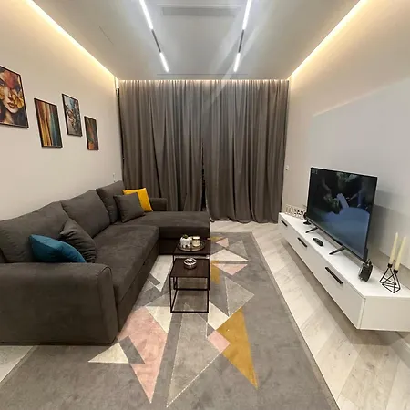 Apartman Two Bedroom Near Artifical